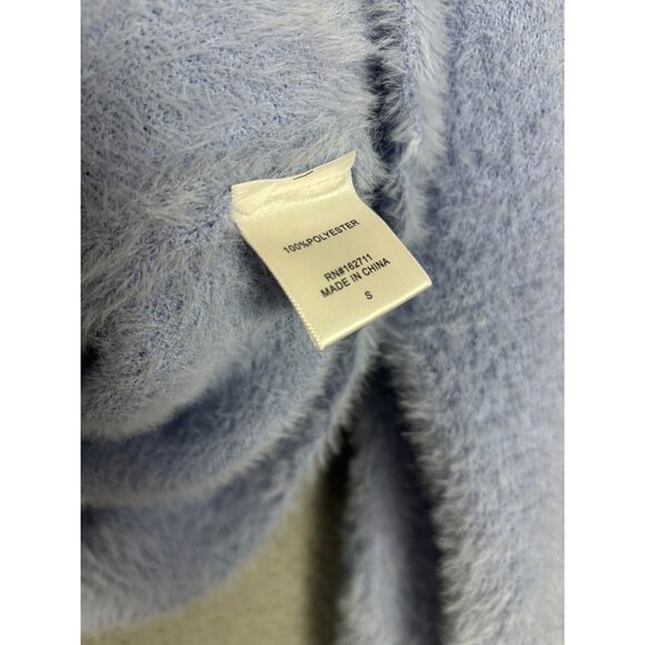Hooked up by Iot Juniors' Women's Eyelash Floral Fuzzy Sweater Blue Small NWT's - Picture 7 of 8